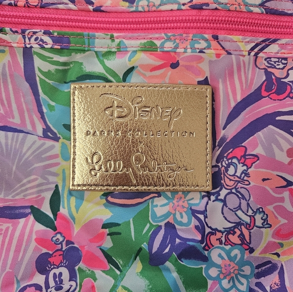 Lilly Pulitzer x Disney Weekender Duffel Bag Lilly Loves Disney - Picture 7 of 10